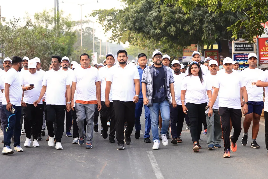 Gnwzq Bxaaadsup 784399