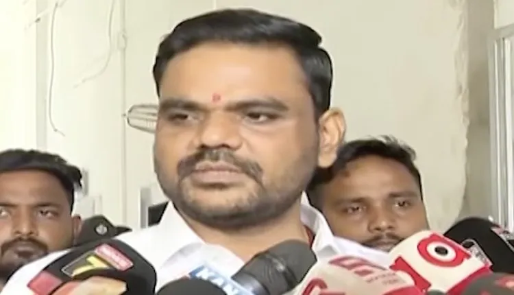Industries minister 750x430