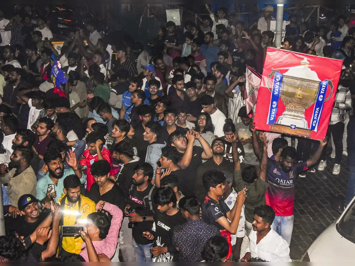 Bengaluru stampede many feared dead during rcb victory celebrations near chinnaswamy stadium