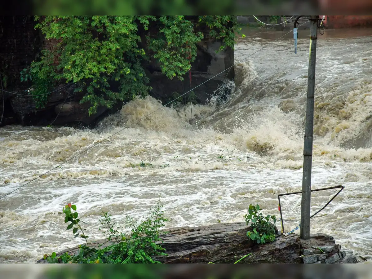 Odisha 50000 people affected by flash flood in subarnarekha river