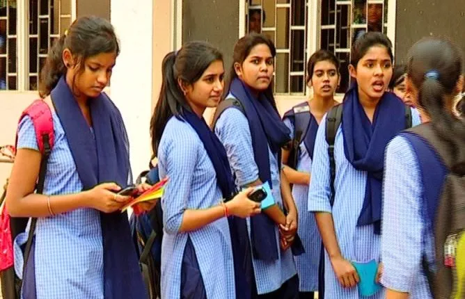 Odisha college students 668x430