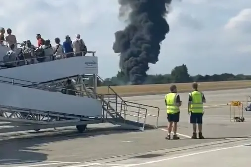 Plane crash london jpg