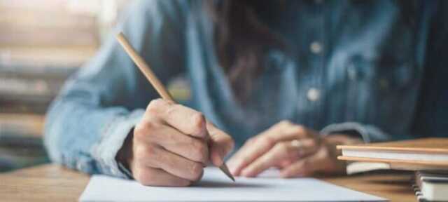 Klausuren uni schule blog 738x332 1 696x313