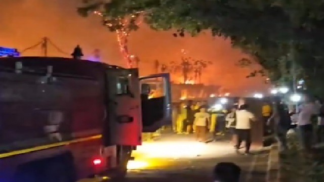 Massive fire (1)