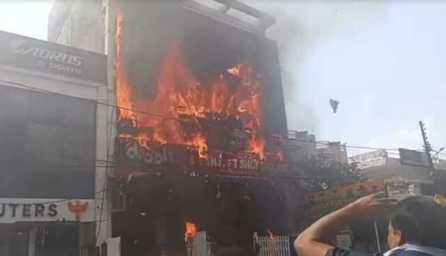 6a390839dff59 lucknow aliganj purnia fire coaching centre students trapped rescue operation 220228501 16x9 1 750x430