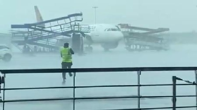 Delhi airport