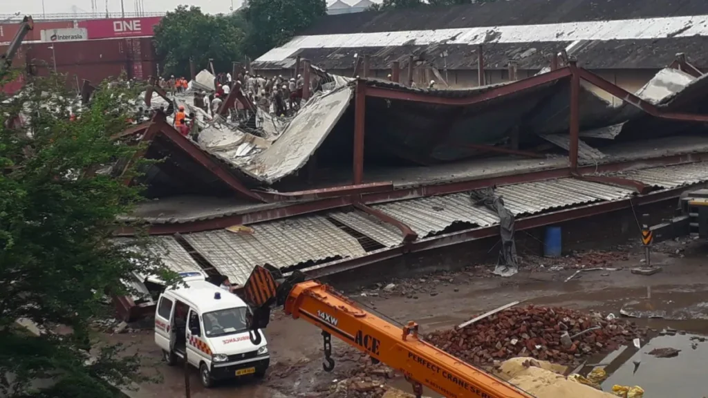 Kolkata roof collapse 1024x576