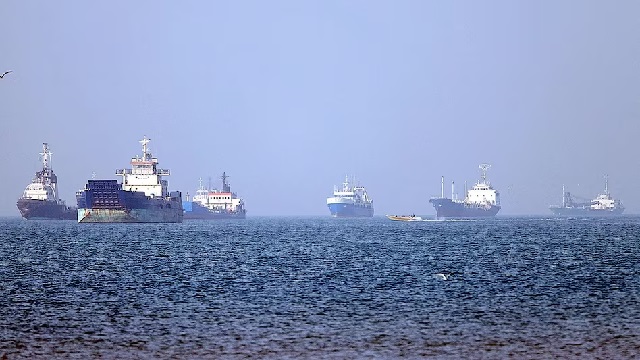 Oil tanker