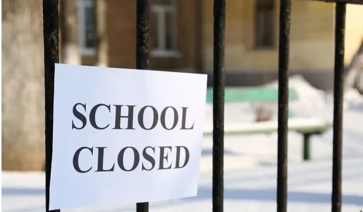 School close 735x430