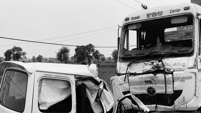Dhar accident